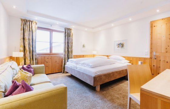 Doppelzimmer in hellem Licht Doppelzimmer mit hellem Licht