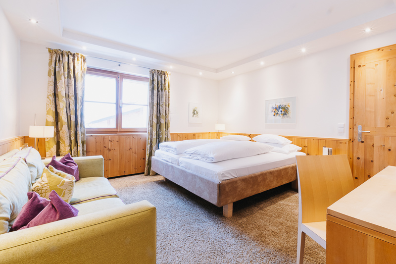 Hotelzimmer mit Doppelbett