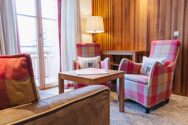 Sitzecke im Hotelzimmer