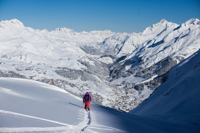Person beim Schneeschuhwandern